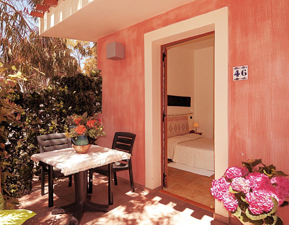 Villaggio Camping Spiaggia Del Riso Villasimius Dış mekan fotoğraf