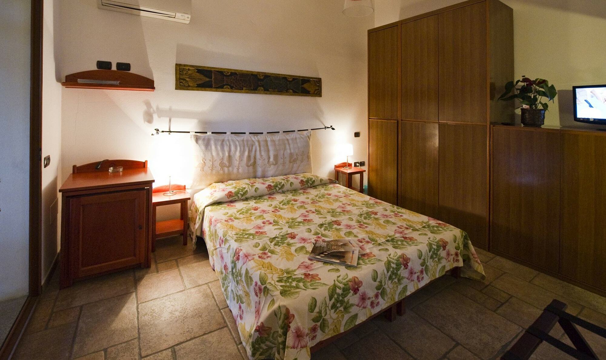 Villaggio Camping Spiaggia Del Riso Villasimius Dış mekan fotoğraf